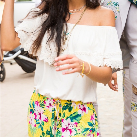 Hollister White Off-The-Shoulder Crop Top - Picture 1 of 2
